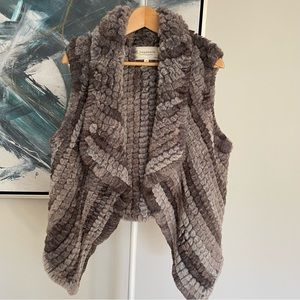BAGATELLE gray/ brown faux rabbit fur waterfall vest. Sz XL